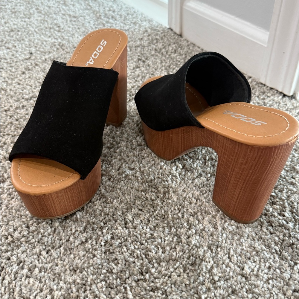Soda Women's Black Platform Mules